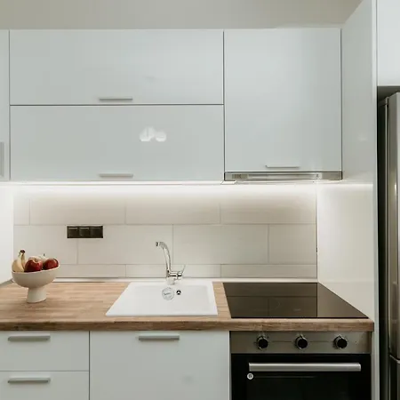 Urban Elegance In Πανσιόν