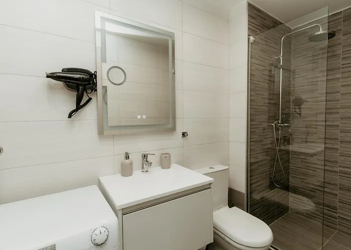 Urban Elegance In Selanik