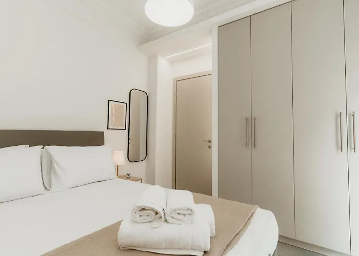 Urban Elegance In Salonicco